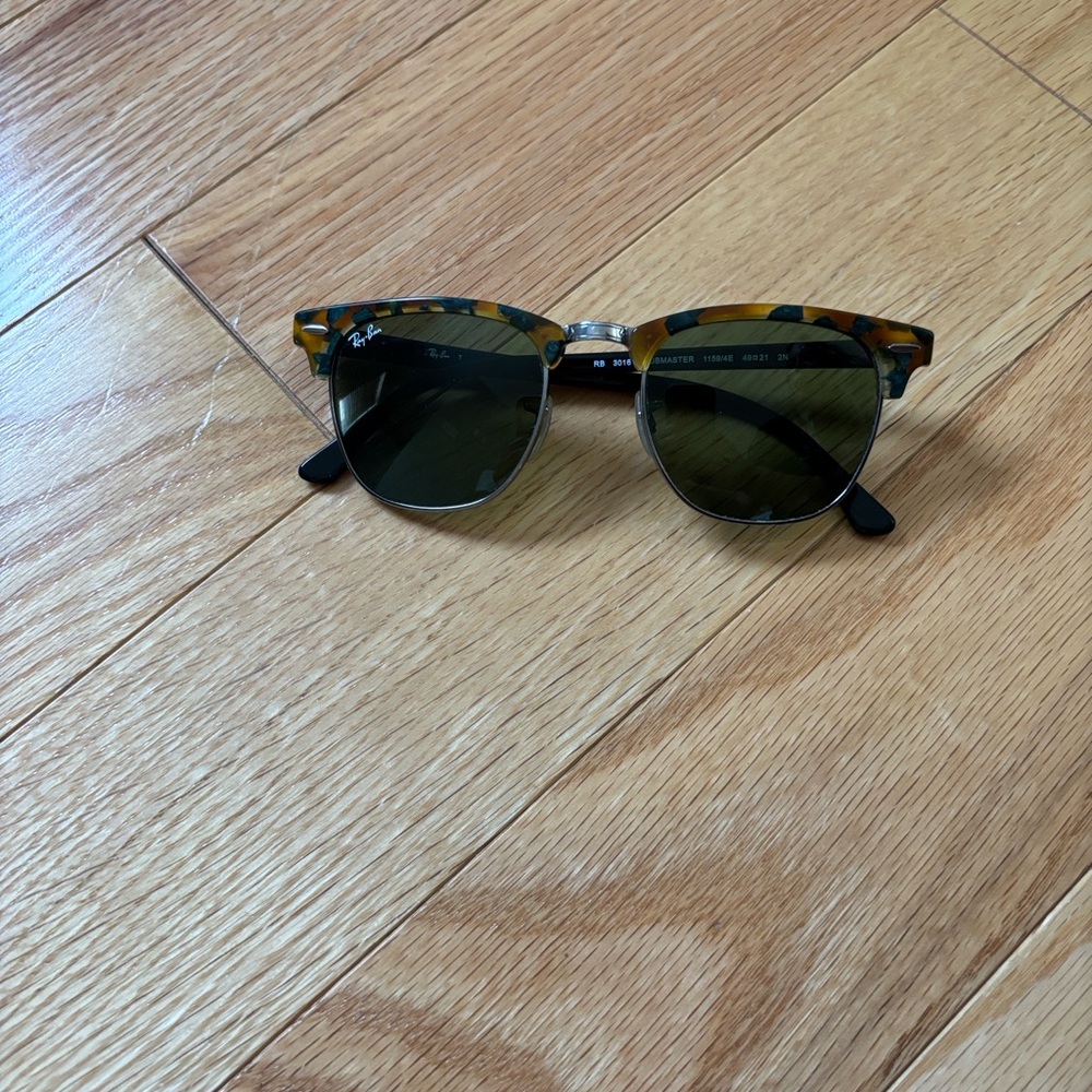 Ray-Ban Clubmaster Tortoise Sunglasses